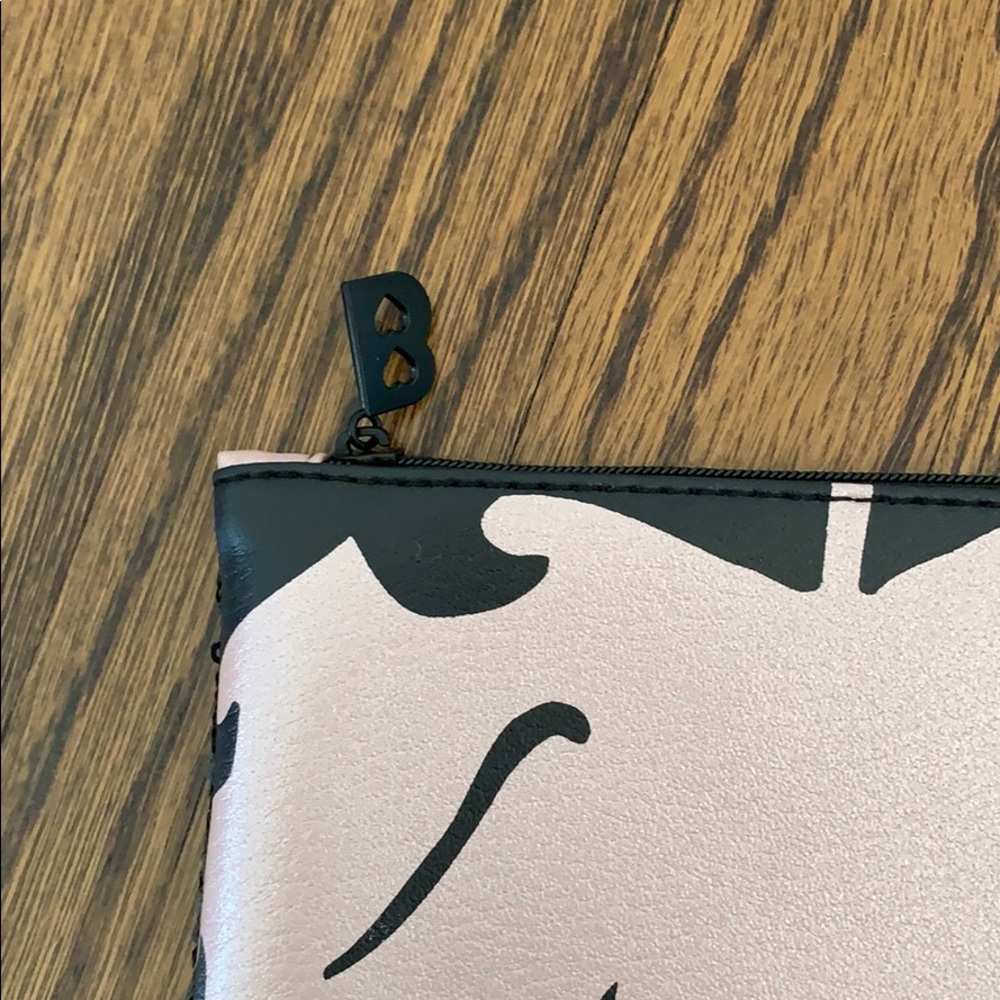 IPSY BAGS! - Picture 5 of 9